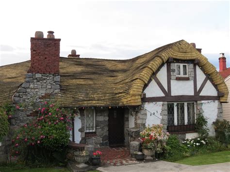 Booked deluxe 3 bedroom apartment. Vancouver Street Blog: Vancouver's Hobbit House For Sale ...