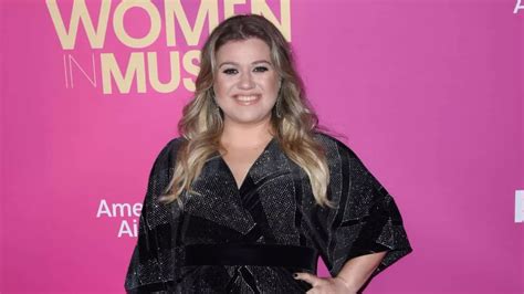 Kelly Clarkson Announces Four Additional Las Vegas Shows Mix 1029