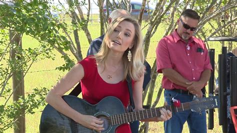 Sarah Spivey Performs Amazing Grace In Sutherland Springs Youtube