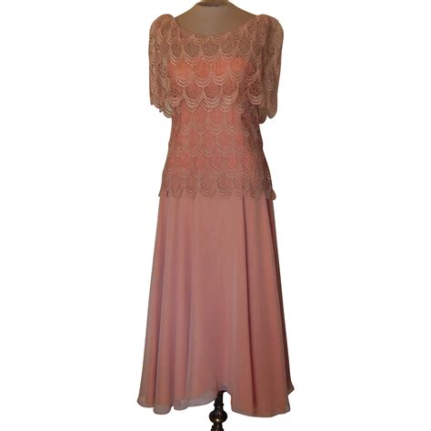 Vintage Rust Colored Short Dress with Ecru Lace from beca ...