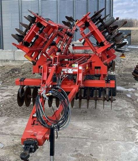 Kuhn 4850 Dominator 18 With 11 Ripper Shanks 18 Centers Near New