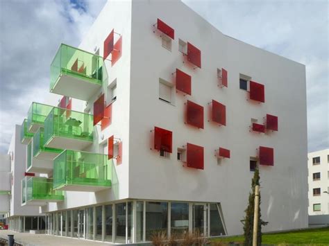 12 Mesmerizing Buildings With Colored Glass Facades