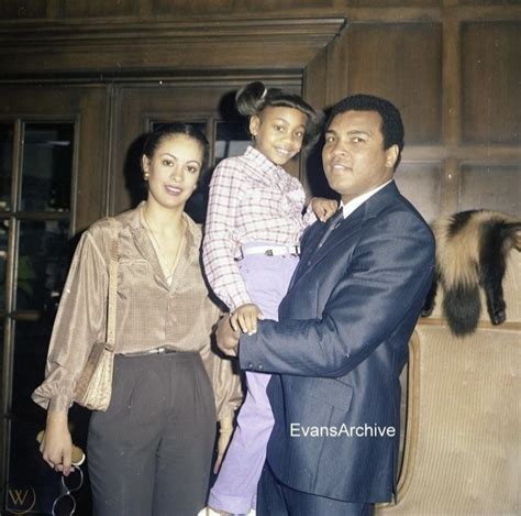 Pin By Cassius Clay On Muhammad Ali Famous Celebrities Celebrity Pictures Role Models