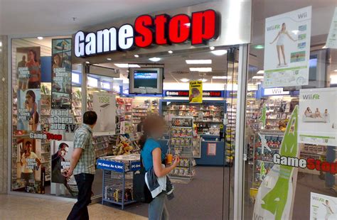 GameStop Will Close 250 Stores, Open 70 New Stores in 2013 - Den of Geek