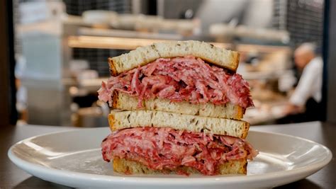 Palm Avenue Deli in Sarasota now open for lunch