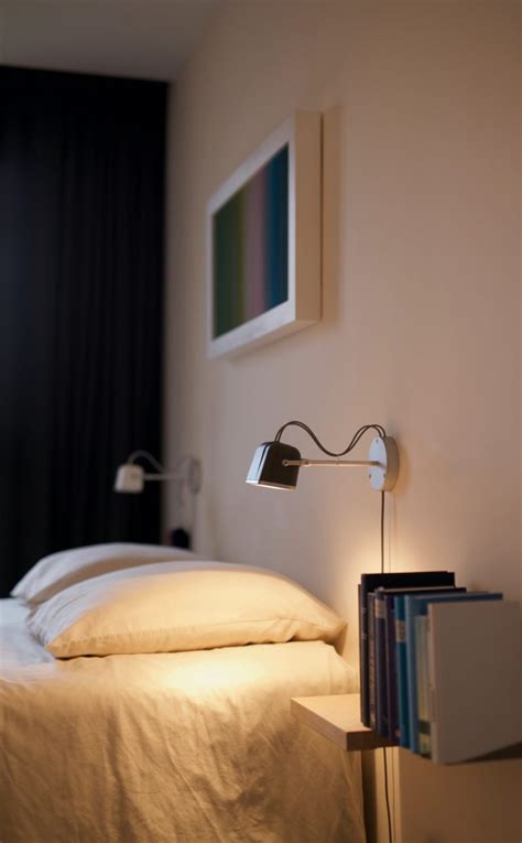 8 Best Wall Mounted Reading Lights For Bed Lamps And Sconces