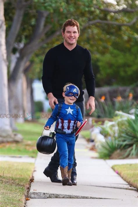 Only it was a different chris. Chris-Pratt-takes-his-son-Jack-Trick-or-Treating - Growing Your Baby