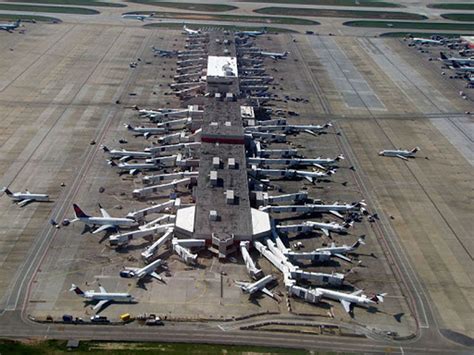 Die 11 Größten Und Verkehrsreichsten Flughäfen Der Welt