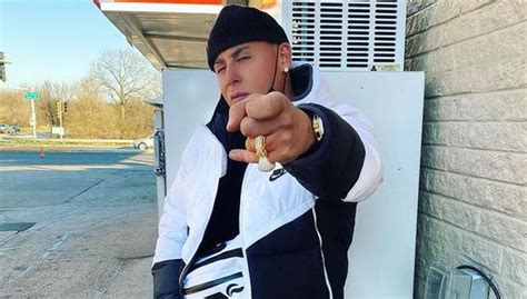 Check spelling or type a new query. Cosculluela estrenó "Decir adiós", su primer lanzamiento ...