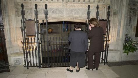 Elizabeth Ii Funeral What Is The Royal Vault Where The Queen Is Laid