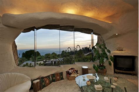 Leven En Wonen Zoals The Flintstones Flintstone House Retreat House