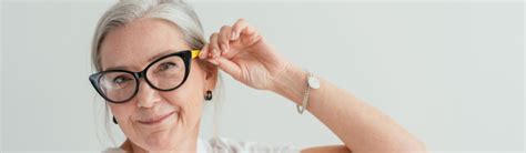 How To Choose The Best Eyeglasses For Seniors