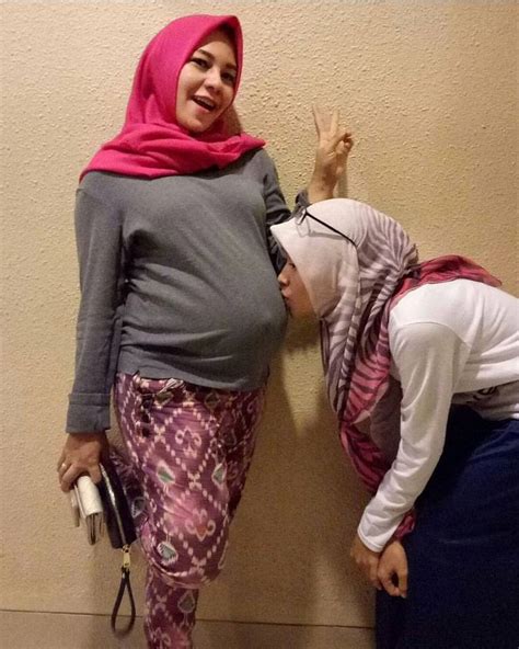 Pin By Amir Hyqal On Maternity Pictures Gaya Ibu Hamil Gambar Hamil Foto Kehamilan