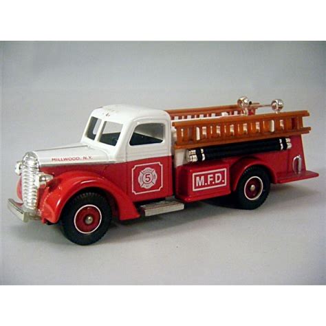 Corgi Junkyard Milwood Fire Dept 39 Ford V8 Fire Truck Global