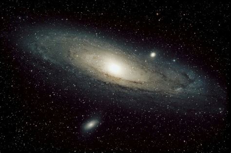 Andromeda And Its 2 Dwarf Galaxies Materia Oscura Galassia Via Lattea