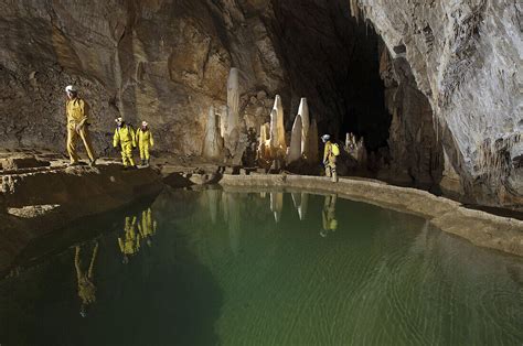 A Team Of British Cave Explorers Move Bild Kaufen 70500283 Lookphotos