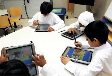 التعليم الإلكتروني وسيلة من الوسائل التي تدعم العملية التعليمية وتحولها من طور التلقين إلى طور الإبداع والتفاعل وتنمية المهارات، ويجمع كل الأشكال الإلكترونية للتعليم والتعلم، حيث تستخدم أحدث الطرق في مجالات. أهمية التعليم الإلكتروني
