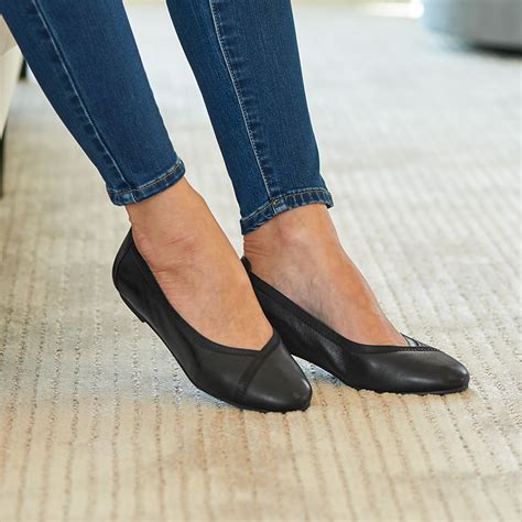 The All Day Arch Supporting Ballet Flats Solid Hammacher Schlemmer