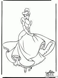 Disney prinsessen zijn personages van disney, meestal het meest geliefd bij meisjes uit de hele hier vind je de beste gratis kleurplaten van disney prinsessen en andere personages uit deze films. Disney Prinsessen Kleurplaat Printen | kleurplaten van dieren