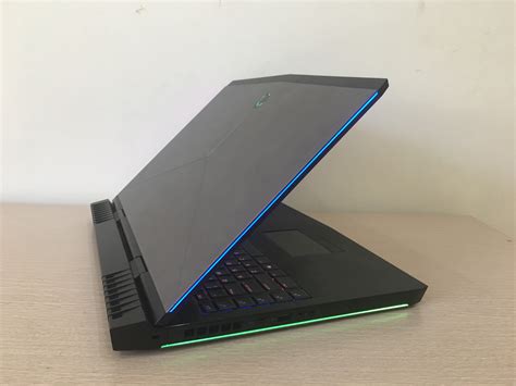 Bán Laptop Gaming Dell Alienware 17 R4 Cũ Core I7