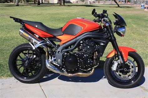 But is triumph's new speed triple all show and no go? 2009 Triumph 1050 Speed Triple Sportbike for sale on 2040motos