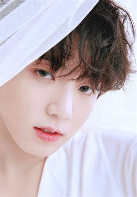 Jungkook is the lead vocalist, dancer, and rapper of the south korean musical band, bangtan boys or bts. Để lộ cơ bụng sexy trong MV mới, Jungkook (BTS) làm ARMY ...