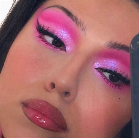 Shared By 𝐋𝐔𝐌𝐏 𝐝 Find Images And Videos About Pink Makeup And