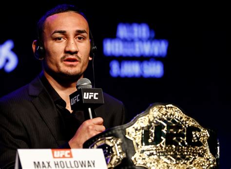 Max Holloway Stops Jose Aldo In 3rd Wins Ufc Featherweight Belt At Ufc