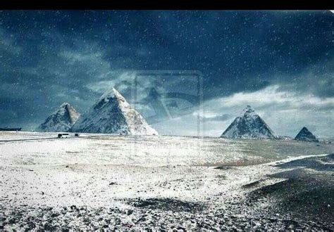 Taghribnews Tna Snow Covers Egypt Pyramids After More Than A