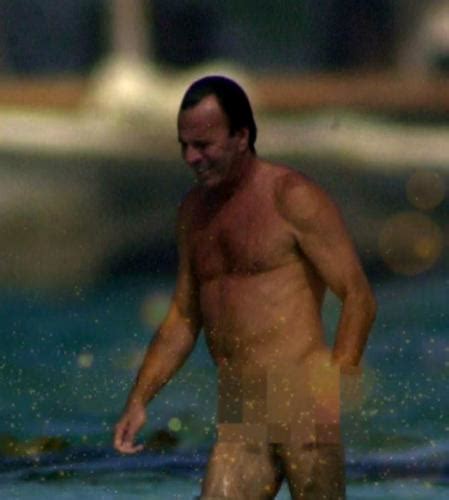 Julio Iglesias y su desnudo en su casa de Punta Cana en imágenes