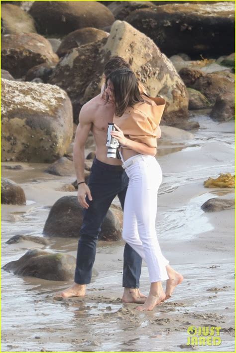 Photo Kendall Jenner Joins Hot Shirtless Guy For Beach Photo Shoot 52