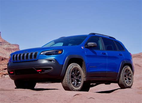 Is The 2019 Jeep Cherokee Trailhawk As Capable As The Wrangler
