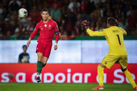 Euro 2020 đang dần đi tới hồi kết và các cặp đấu bán kết đã được lộ diện. Nhận định bóng đá kèo Bồ Đào Nha vs Tây Ban Nha 01h45 ngày 08/10