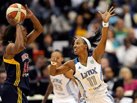 Former Stanford Wnba Star Candice Wiggins Says She Was Bullied For