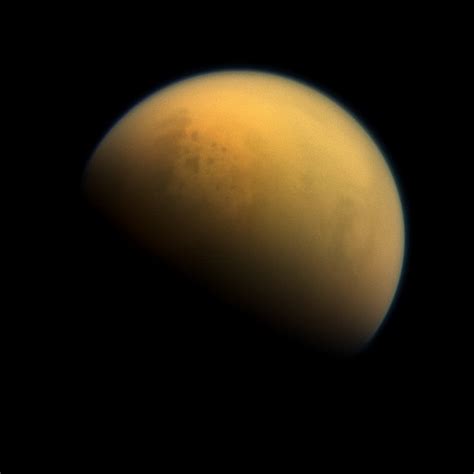 Saturn Moon Titan Has Molecules That Could Help Make Cell Membranes