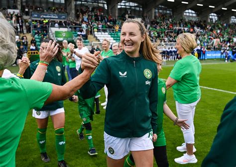 First Ever Republic Of Ireland Womens Team Make Incredible Gesture To