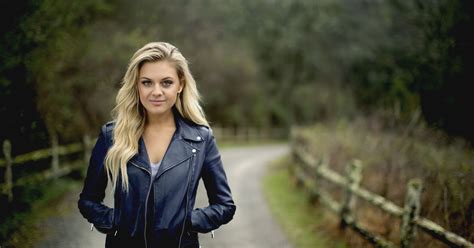 Kelsea Ballerini Aims For Memorable First Time Tour With Bells Whistles