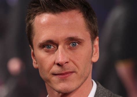 Classify Former English Singer Ritchie Neville And Where Can He Pass