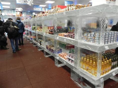A Bucarest Il Ghiaccio Si Trasforma Nel Primo Supermercato Gelido Del Mondo Foto