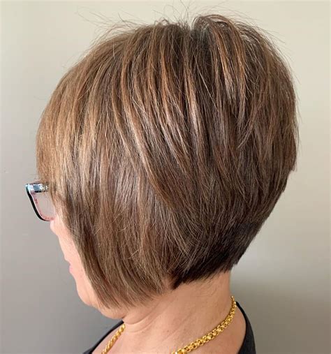 40 short haircuts for women over 50 for you to look current and classy