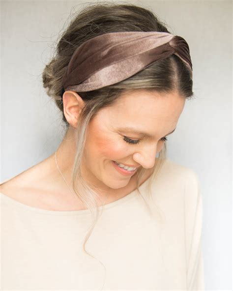 How To Wear A Headband Effortless Hairstyles For Everyday