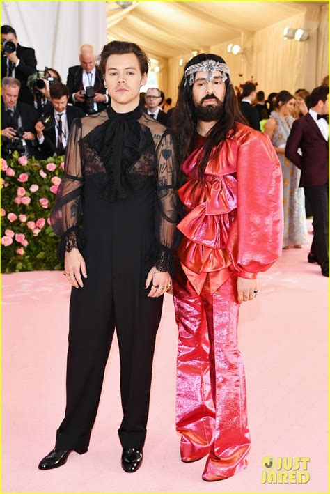 Harry Styles Wears Gucci For His First Met Gala Photo 4284899