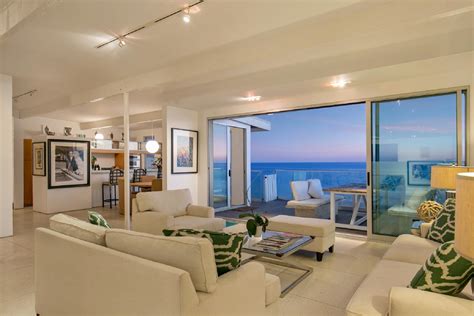 Malibu Beach Modern Escape Villaway®