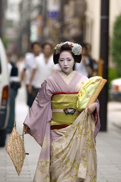 Miyagawacho 17:48:59 | Japanese geisha, Geisha, Japanese outfits