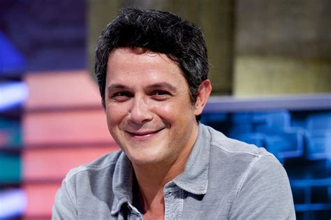 Las Mejores Canciones De Alejandro Sanz Para Escuchar Sin Cesar