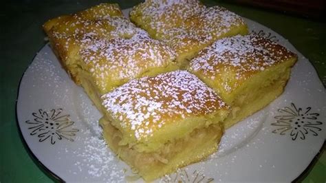 Iz Jožičine kuhinje: Preprosto babičino pecivo z jabolki - MojaLeta.si