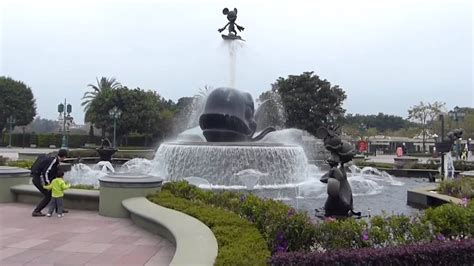 Disneyland Hongkong Entrance And Fountain Youtube