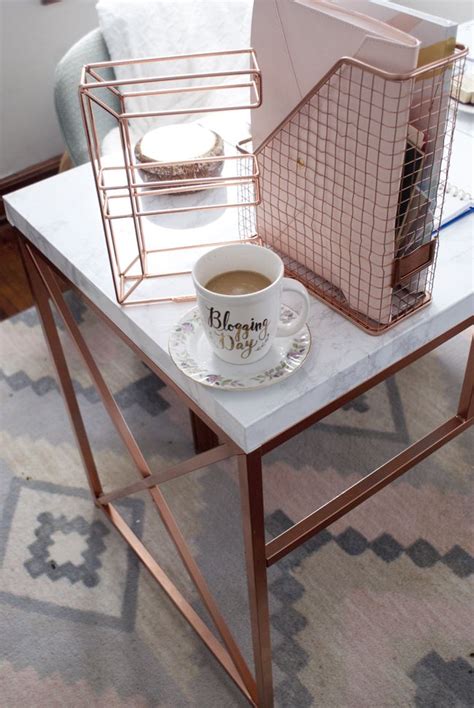 Office Space Details // Rose Gold + Marble Desk // Rose ... Lovely wedding room décor with rose gold furnishings and linen.
