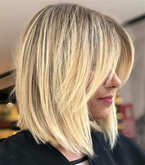 Add curtain bangs for a fresh, young look! 38+ Blunt Haircut With Curtain Bangs, Amazing Inspiration!