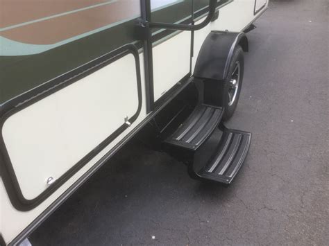 Lippert Manual Pull Out Step For Rvs Double 7 Drop 24 14 Wide